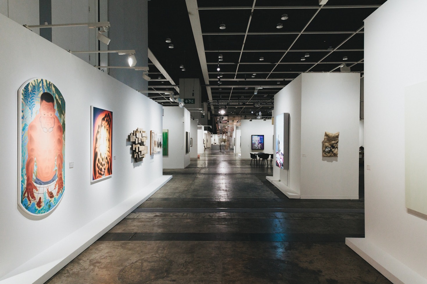How Water Inspires Modern Art Themes